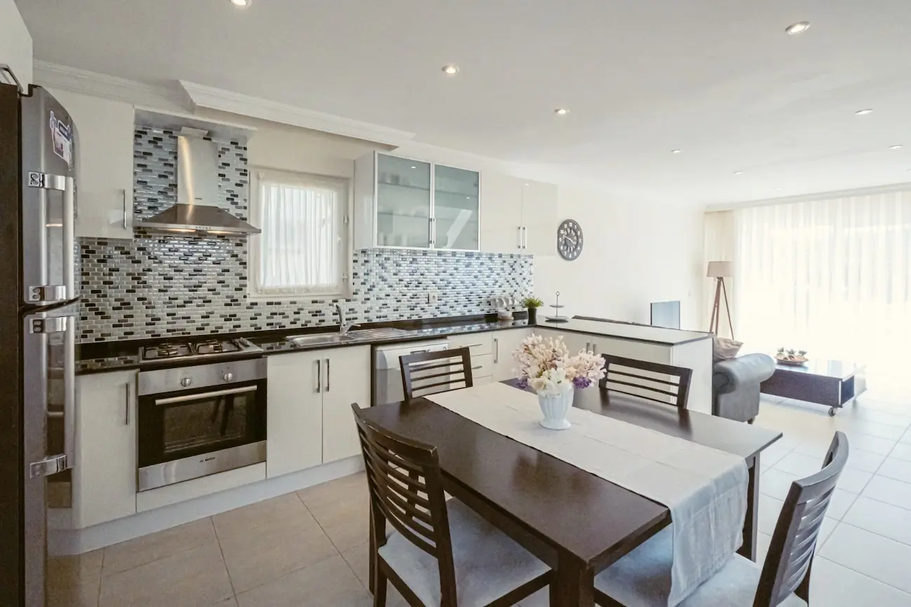Fitted kitchen